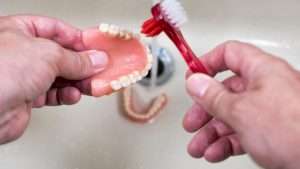 igiene orale dentiere