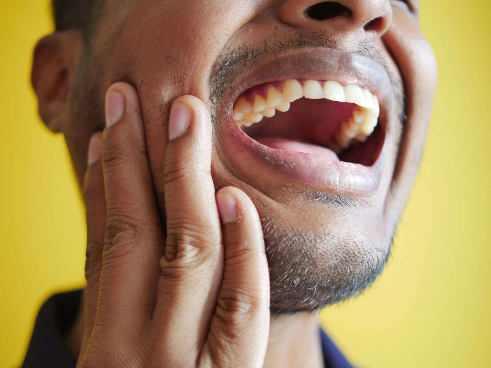 male alla mandibola quando apro bocca